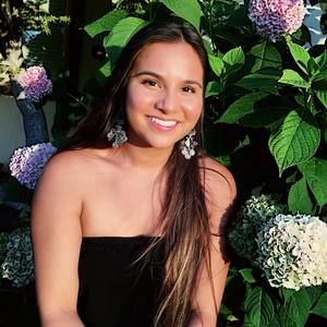 Meet your Posher, Alyssa